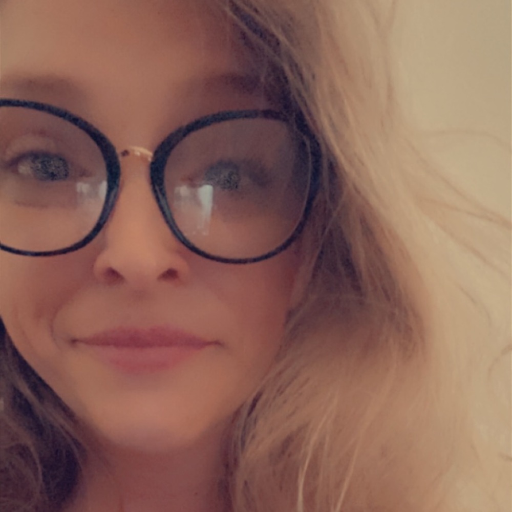 Meet your Posher, Cari